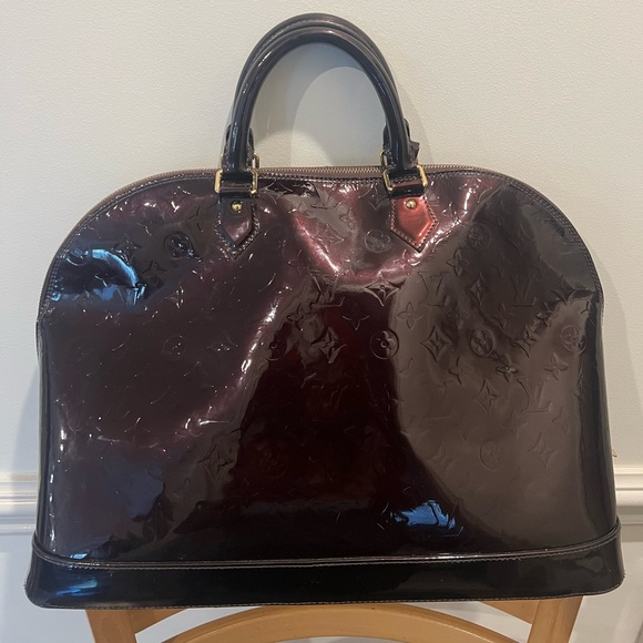 Authentic Louis Vuitton alma voyage vernis bag - Picture 2 of 16